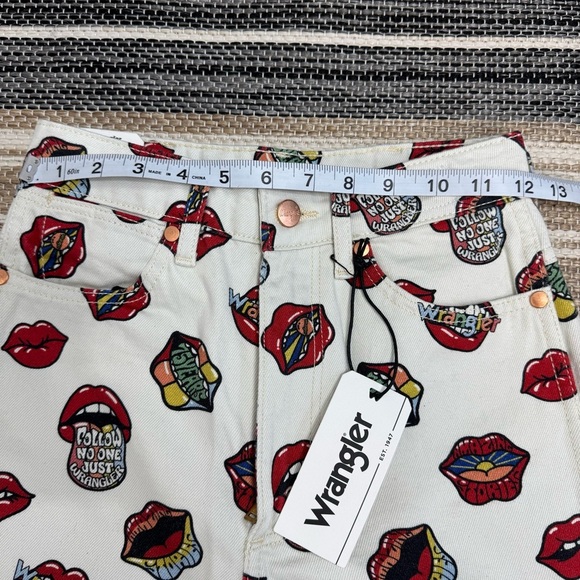 Wrangler Barrel 652 High Rise Jeans Read My Lips Lip Print Cotton Size 24 x 31 - Picture 8 of 14